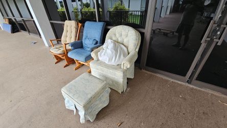 3 rocking chairs