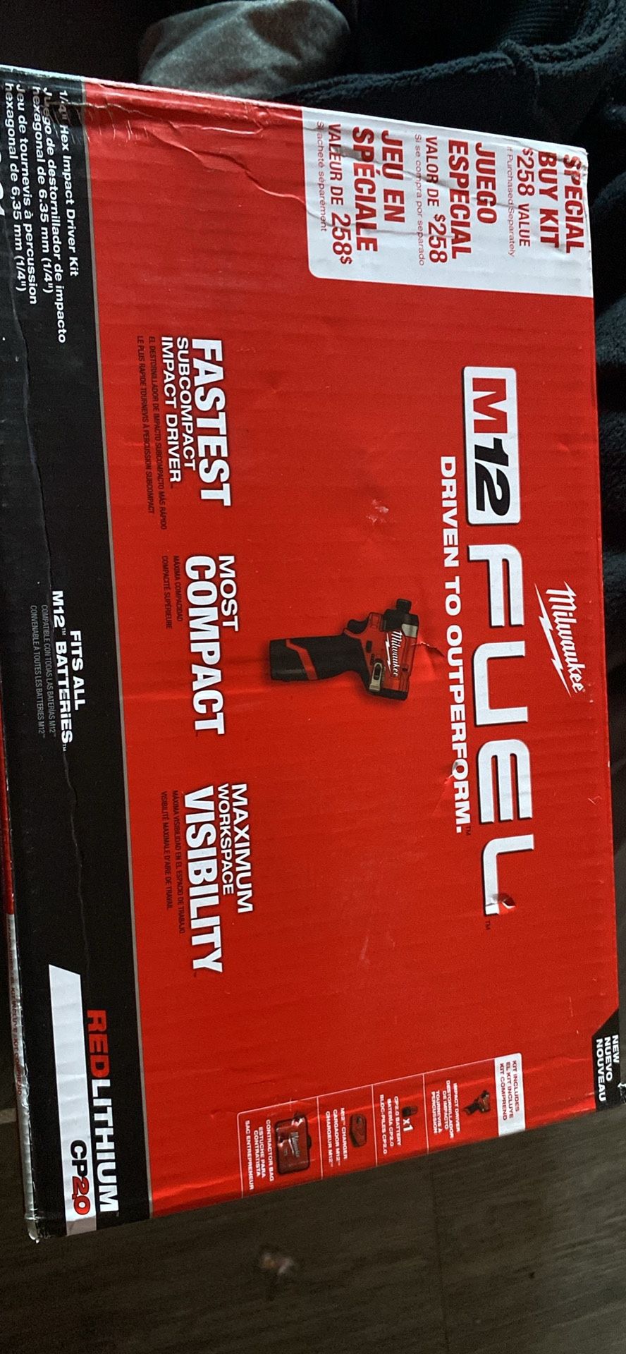 Milwaukee M12 Impact Driver Kit