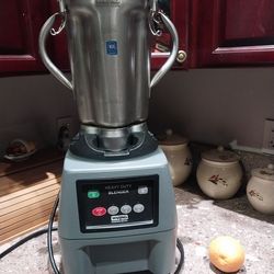 WARING COMMERCIAL 1GL STAINLESS STEEL BLENDER VERY LIGHT USE