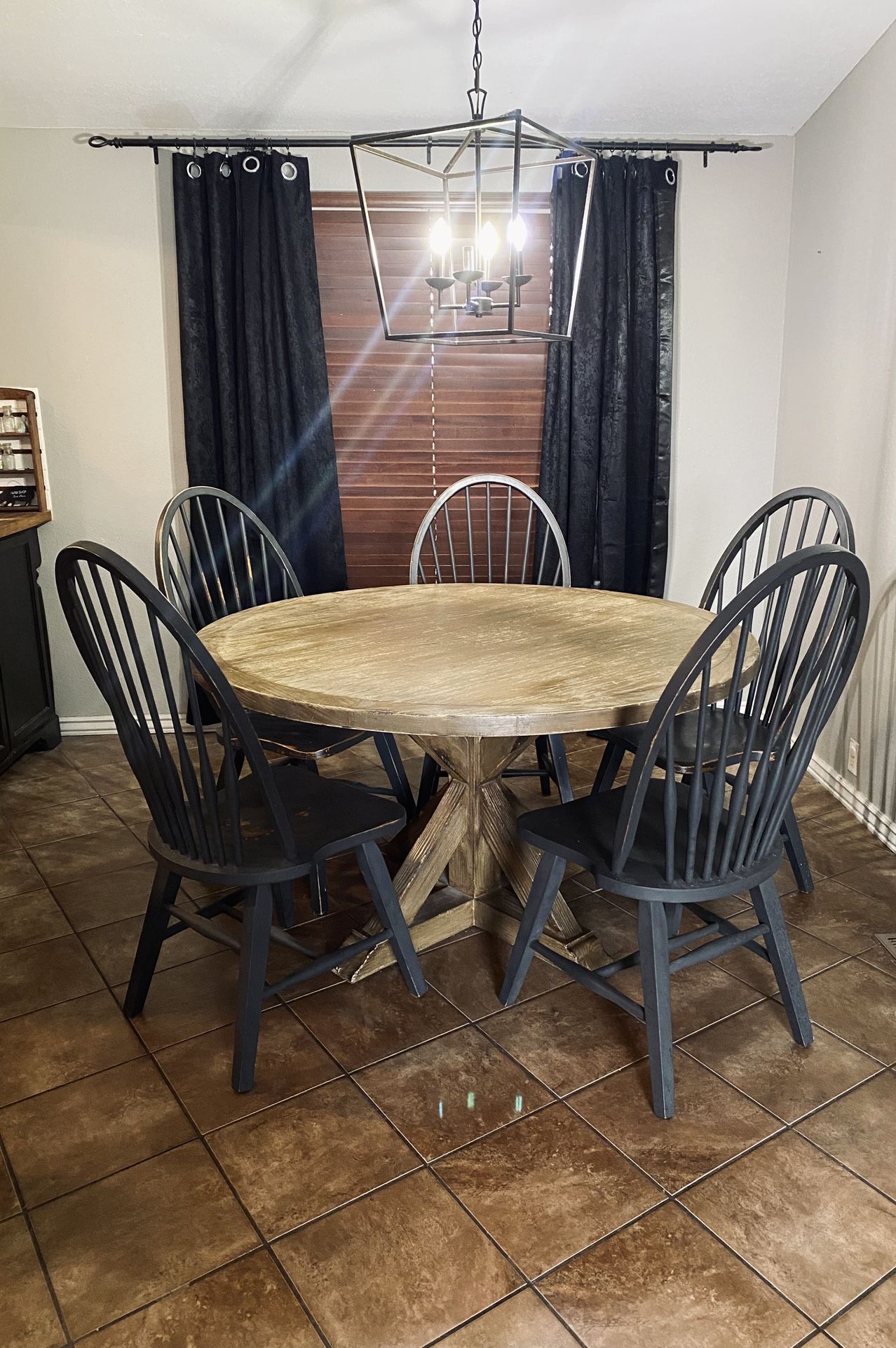 Wooden Round Table With Chairs