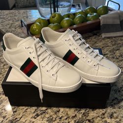 Womens Gucci Sneakers 