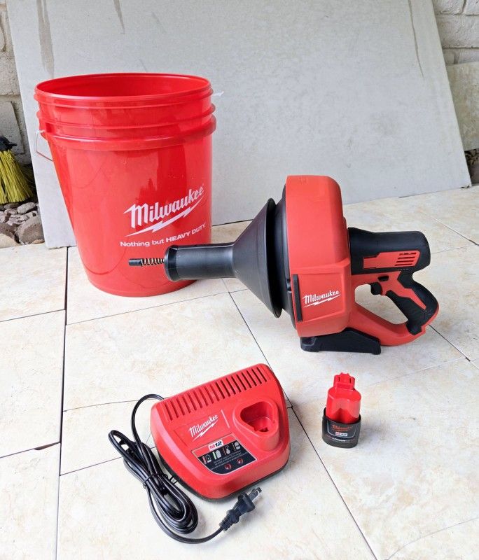 Milwaukee 12V Drain Auger Snake Kit