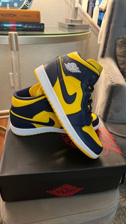 Jordan 1 Mid Michigan
