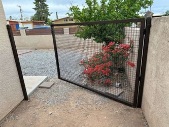 Gates/ Fencing