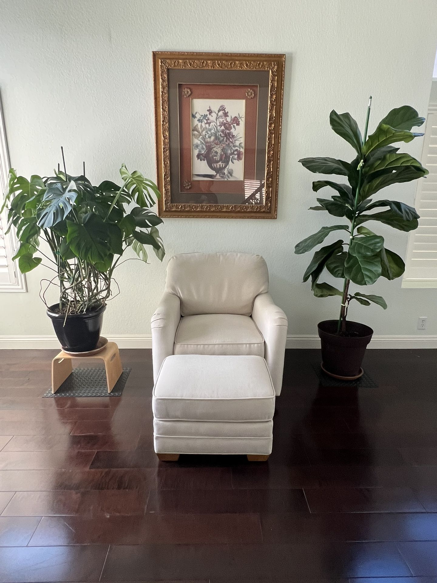 Sofa Oversized Chair w/Foot Stool, Picture Frame and Two Large Plants (real)