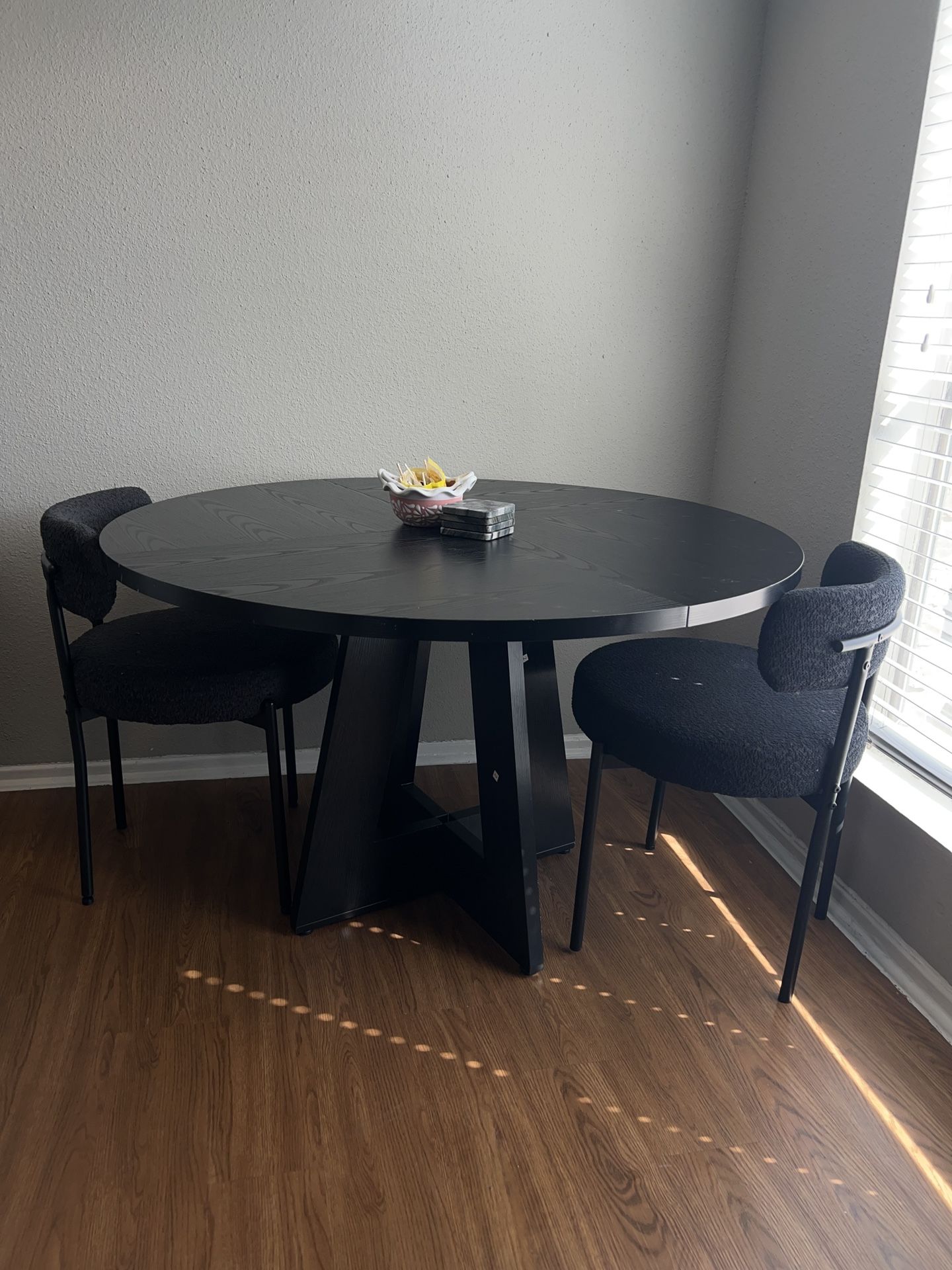 Dining room table