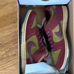Nike SB Dunk Low Dark Team Red Olive Flak size 10