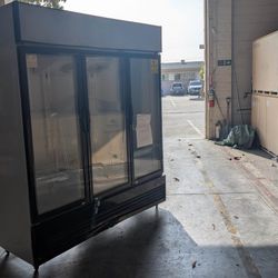 Clearance Beverage 3 Glass Door Merchandiser 74 in 104078L0324