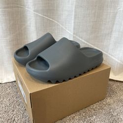 Yeezy Slide Slate Marine 6Y/7.5W DS
