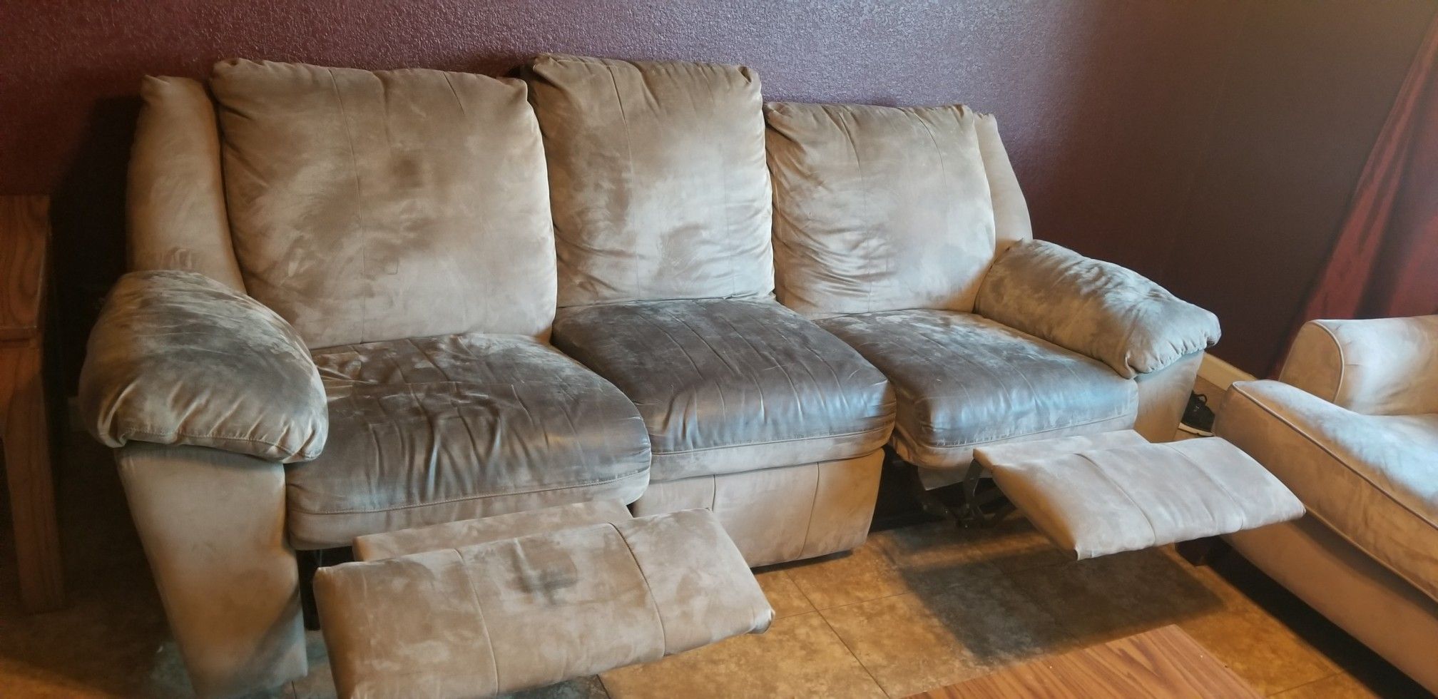 Double recliner sofa