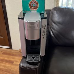 Cuisinart Coffee Maker ( Less Than A Year Old) 