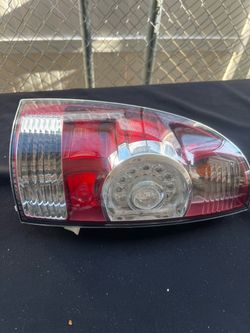 reflector toyota tacoma 2009-2015 driver side