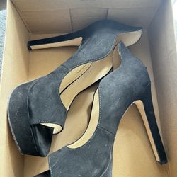 Black Heel Pumps 