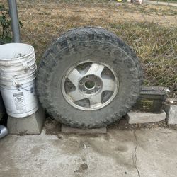 Toyo M/T  LT305/70R16