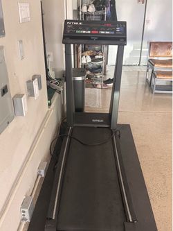 TRUE Fitness Commercial Treadmill – Excellent Condition