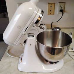 Kitchen Aid Artisan mixer 