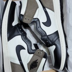 Jordan 1 Mocha Size 10.5 DS