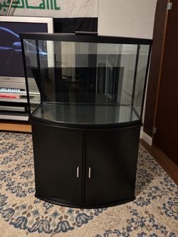 Large Aquarium Fish Tank with Stand – Excellent Condition – $100