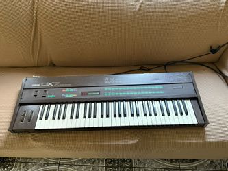 Yamaha Dx7 con Cartridges 3 y 4