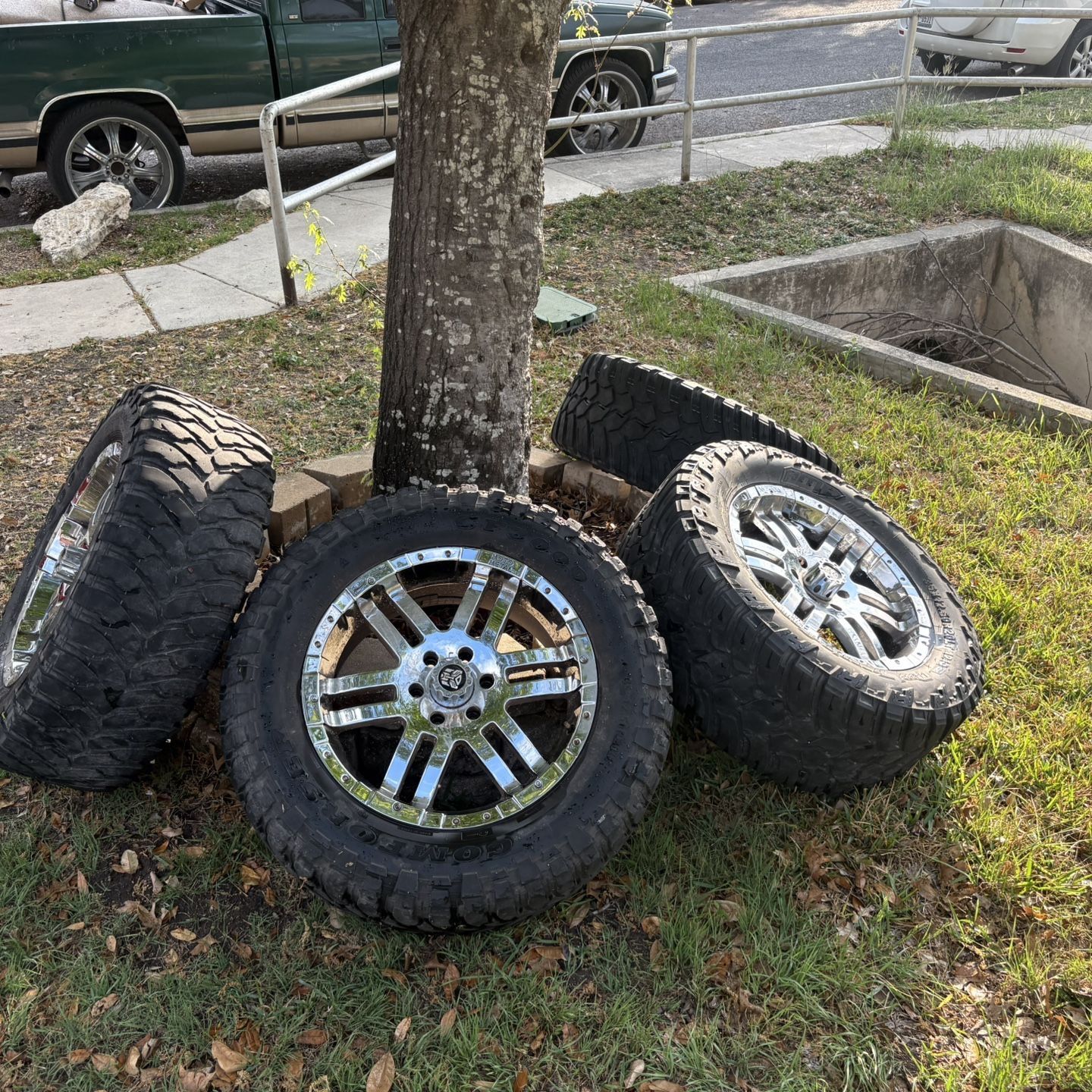 20” Rims/ 35” Tires for Sale in San Antonio, TX - OfferUp