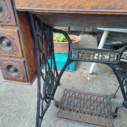 Vintage Sewing Machine Singer