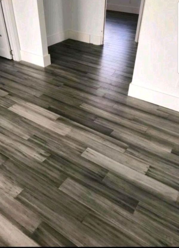 Spc Luxury Vinyl 7x48 High Variation clic click system with attached