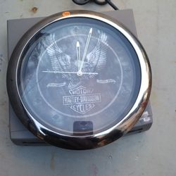 Harley-Davidson Clock Crack