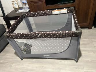 Pamobabo Portable Baby Play pin like new