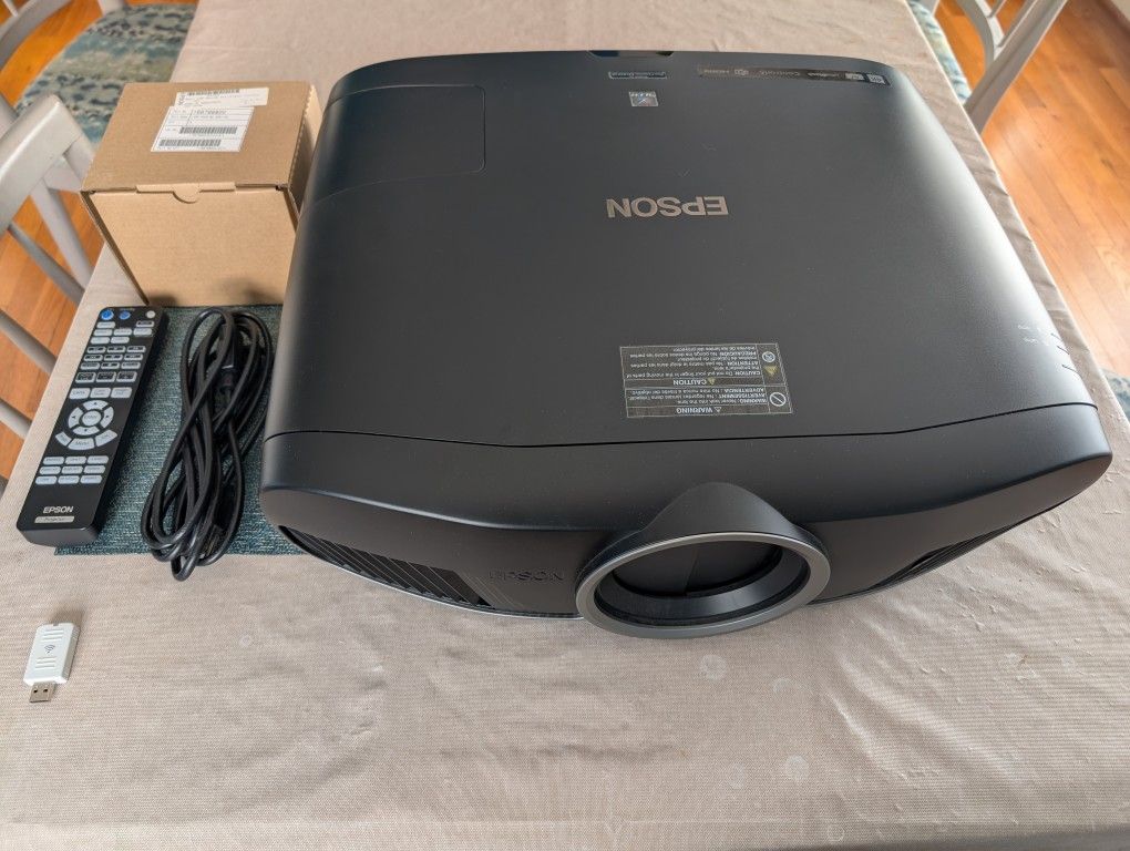 Epson Pro Cinema 6040ub Projector