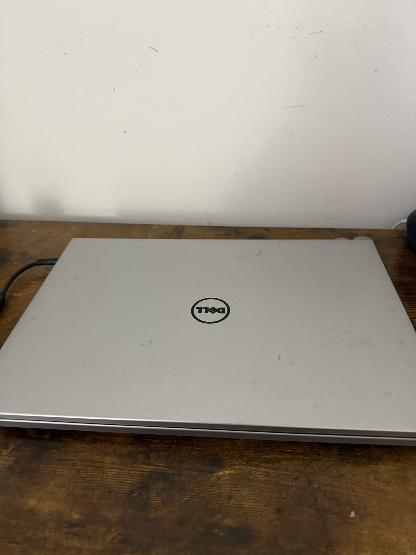 Bundle: Laptop and 60Hz Monitor