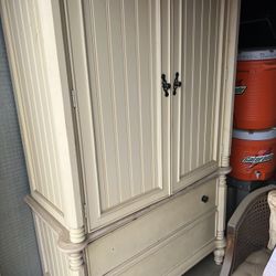 Free Cabinet