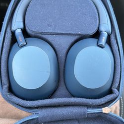 Sony WH-1000XM5 Noise Canceling Wireless Headphones