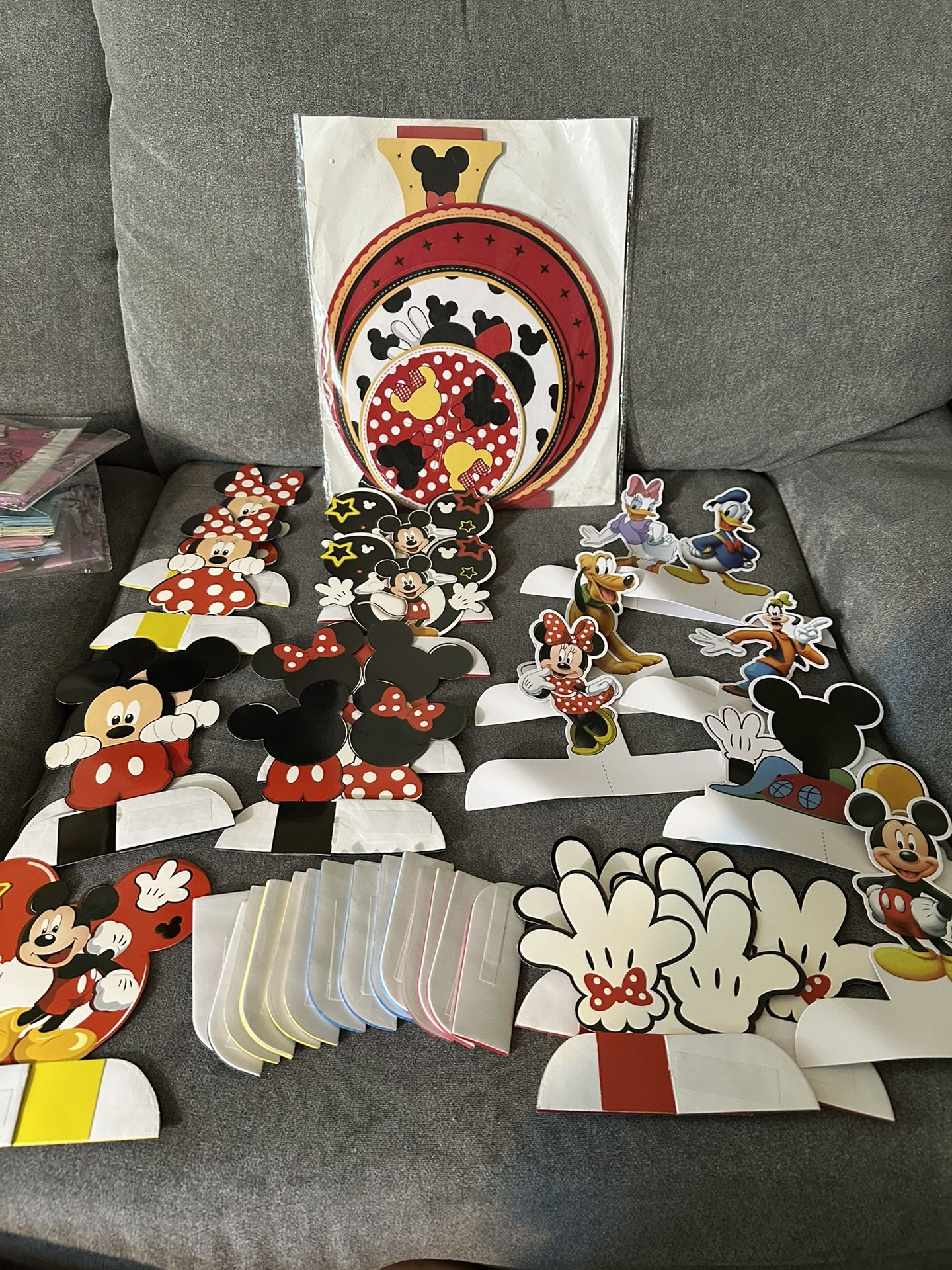 New Mickey and Minnie birthday party decoration supplies