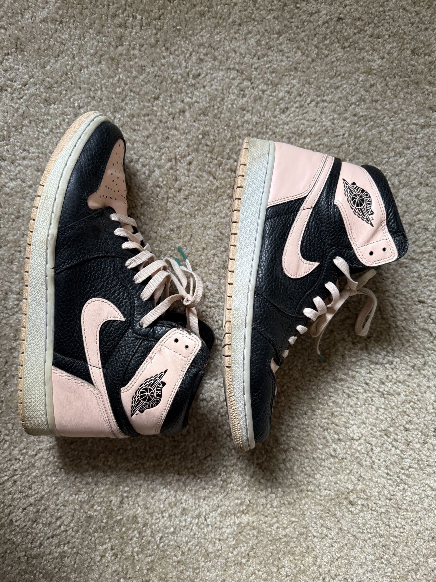 Jordan 1 High Black Crimson