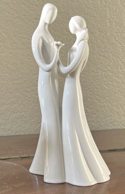 Circle Of love Figurine