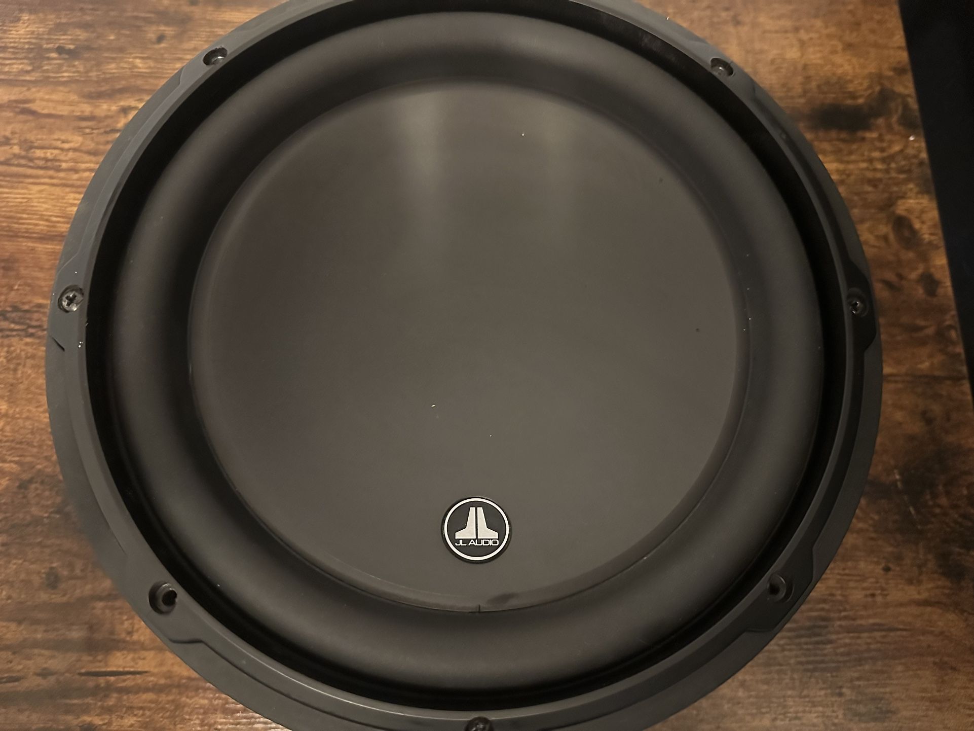 (10) JL Audio 10w3v3.2 Speaker 🔊
