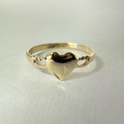 10K Gold Heart Ring