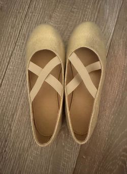 Girls Size 3 Gold Dress Shoes