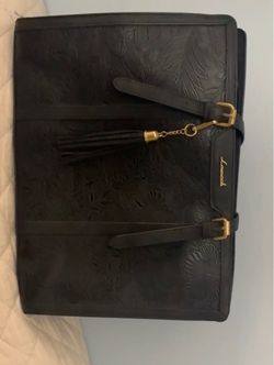 black tote bag
