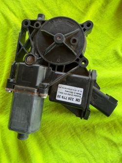 2014 Chevrolet Camaro passenger side regulator motor