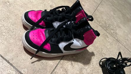 Nike shoes size 5