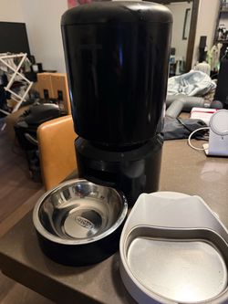 Petilibro Pet Feeder