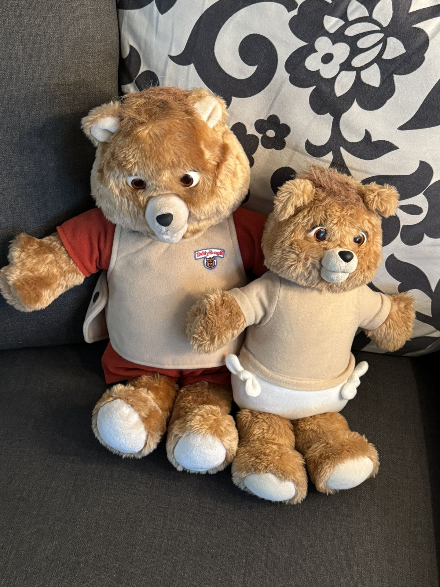 Vintage 1985; Working Teddy Ruxpin Bear( Small Bear Does Not Work)