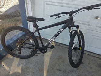 Ozark Trail 27.5"

Mountain bike $160