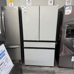 Samsung - Bespoke 29 Cu Ft 4-Door French Door refrigerator With Beverage Center In White Glass 😻