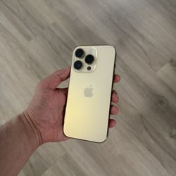 Unlocked iPhone 14 PRO (NEW)