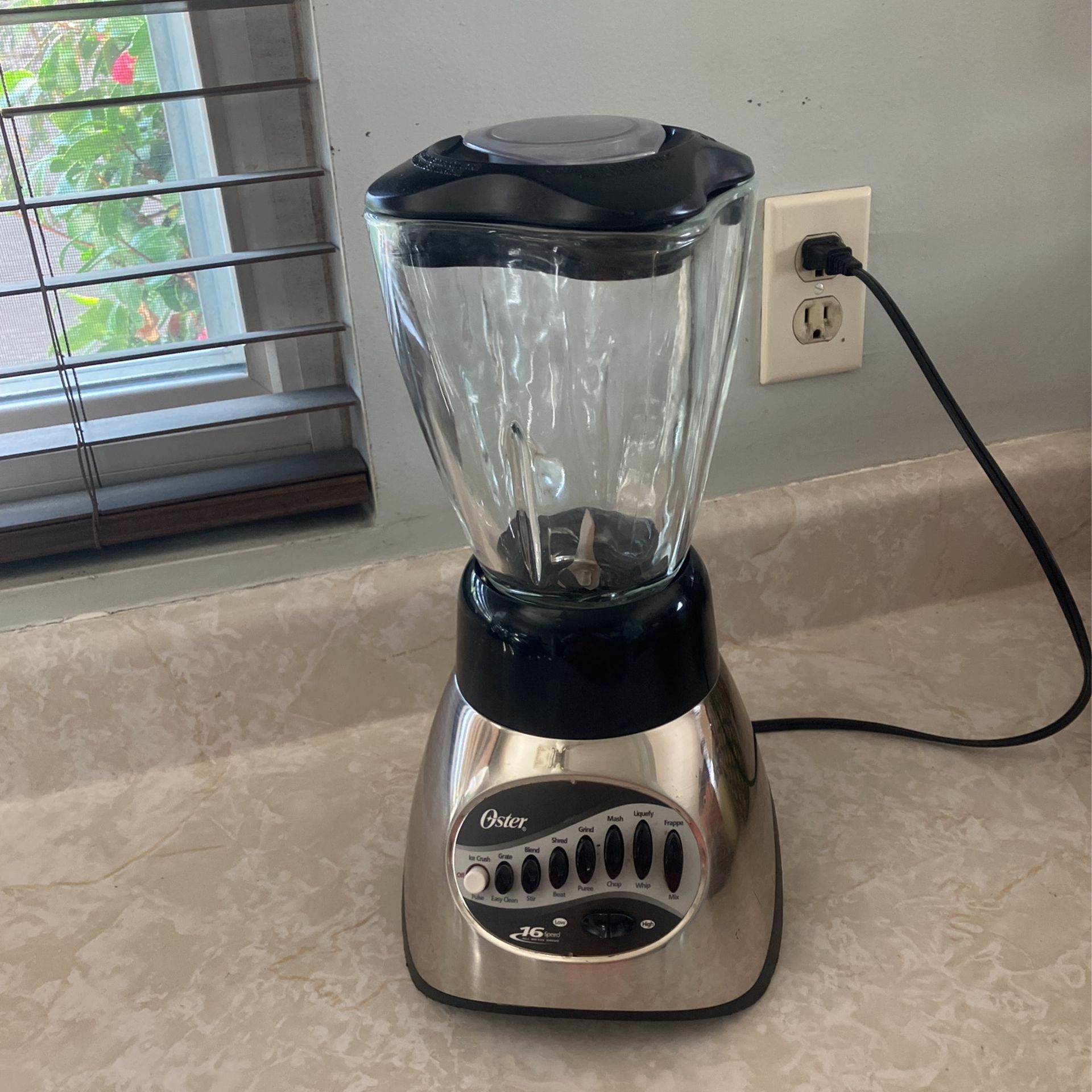 Oster Blender16 Speed With Glass Cup No Broken Or Chips No Liking Perfect Condition 
