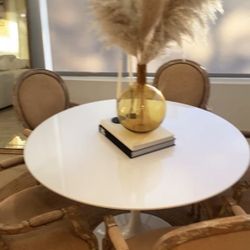 White Round Dining Table (LIKE NEW)