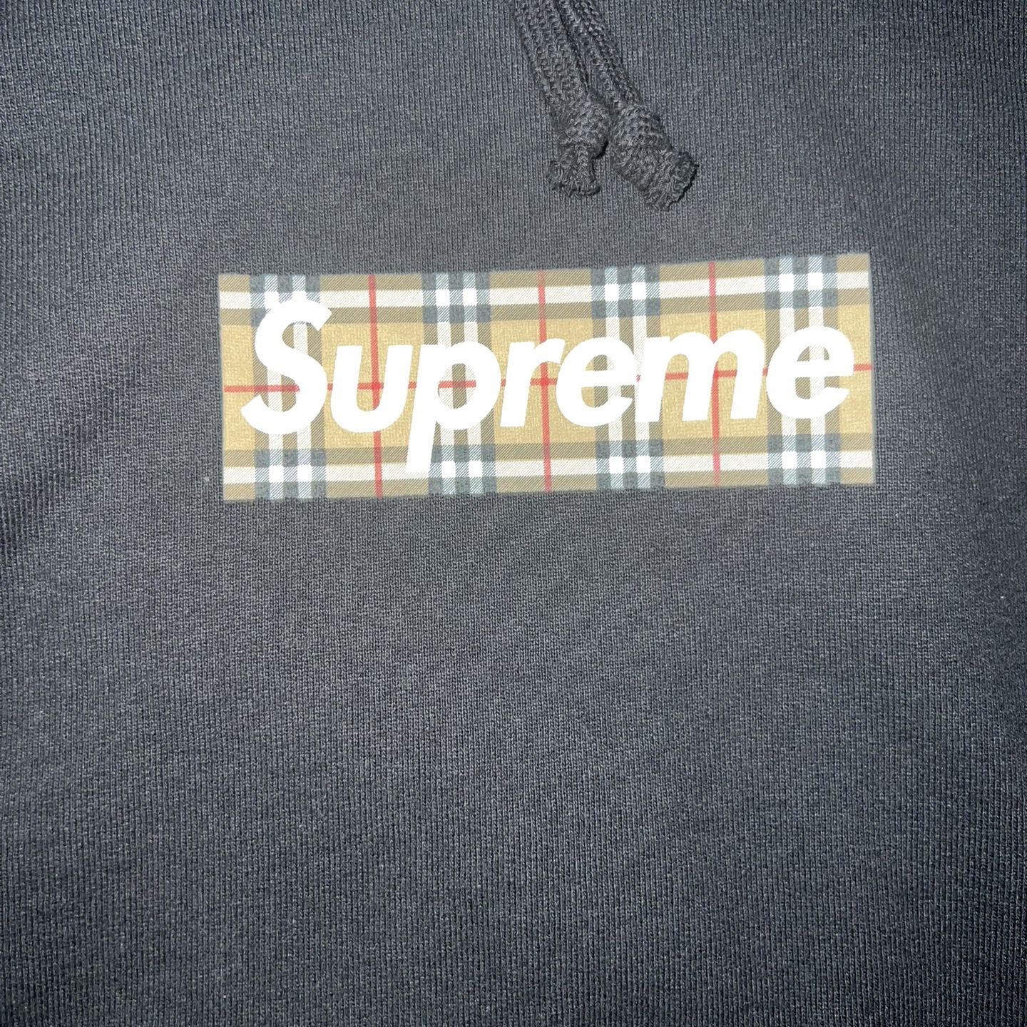 SUPREME BURBERRY BOX LOGO XL for Sale in The Bronx, NY - OfferUp