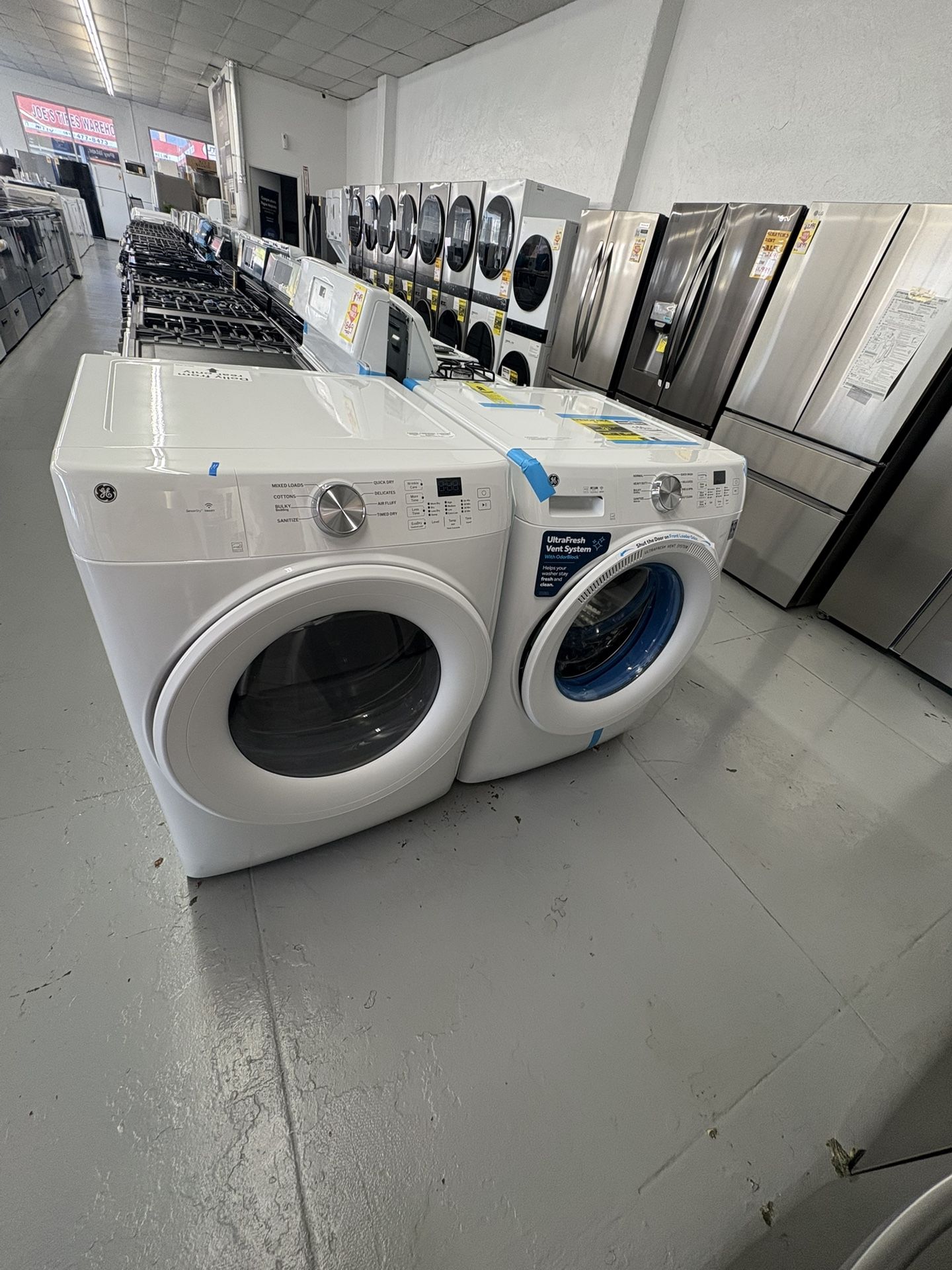 GE Set 4.6 Cu Ft Capacity Washer And Dryer Gas